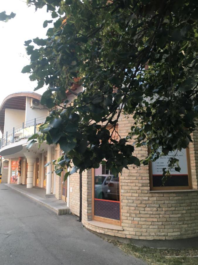 Konde Apartments B Dunajská Streda Exteriér fotografie